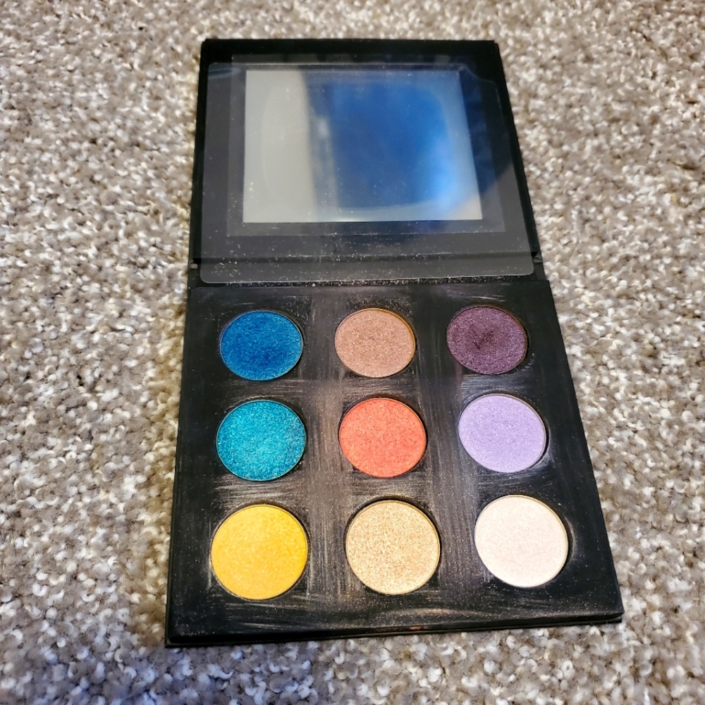 3/$30   👝🎨   EUC makeup forever eyeshadow limited edition palette